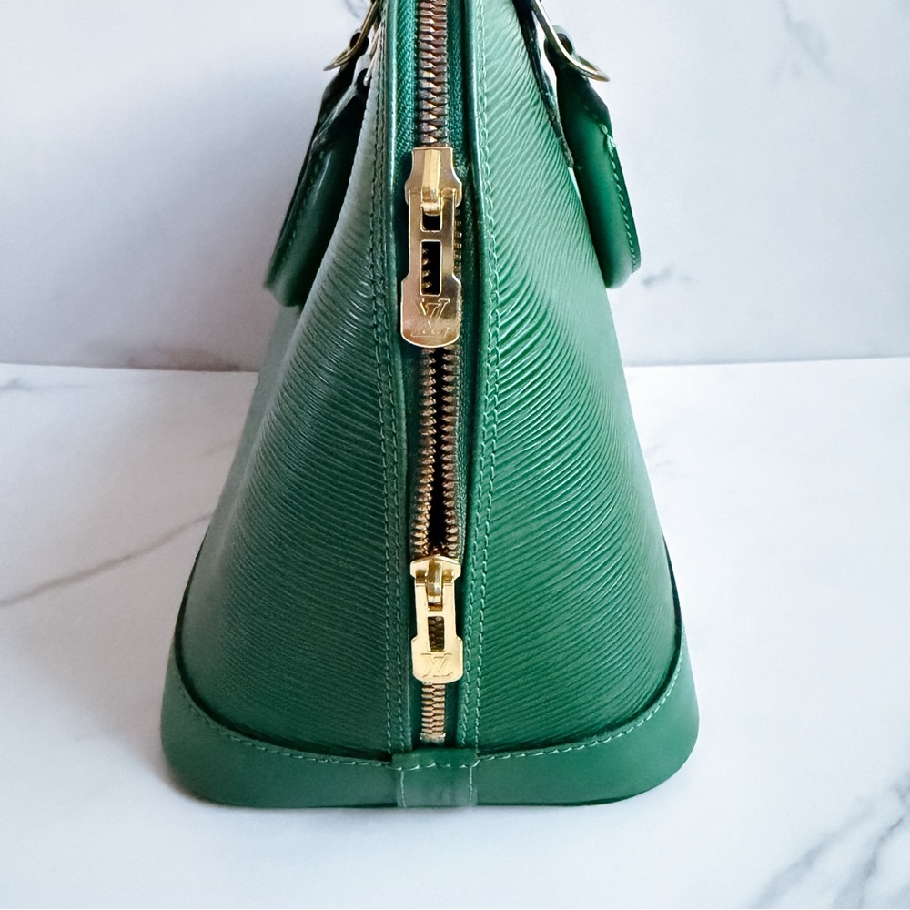 Sale!! Louis Vuitton Green Epi Leather Alma 🍃 - Picture 11 of 15